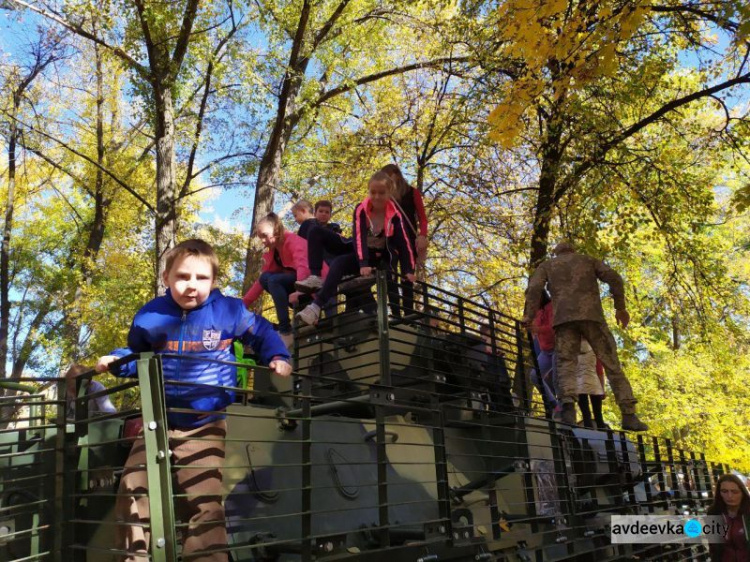 Авдіївка урочисто відзначила День захисника України (ФОТОРЕПОРТАЖ)